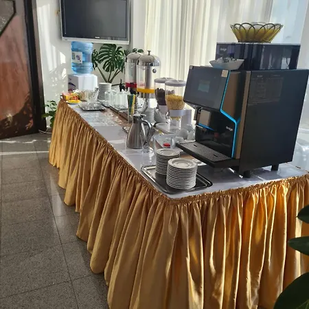 Hotel Golden 3*