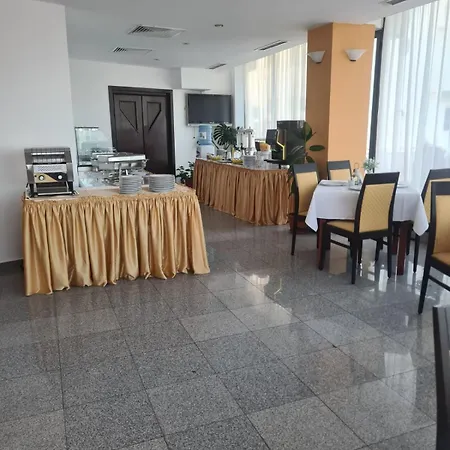 Hotel Golden 3*